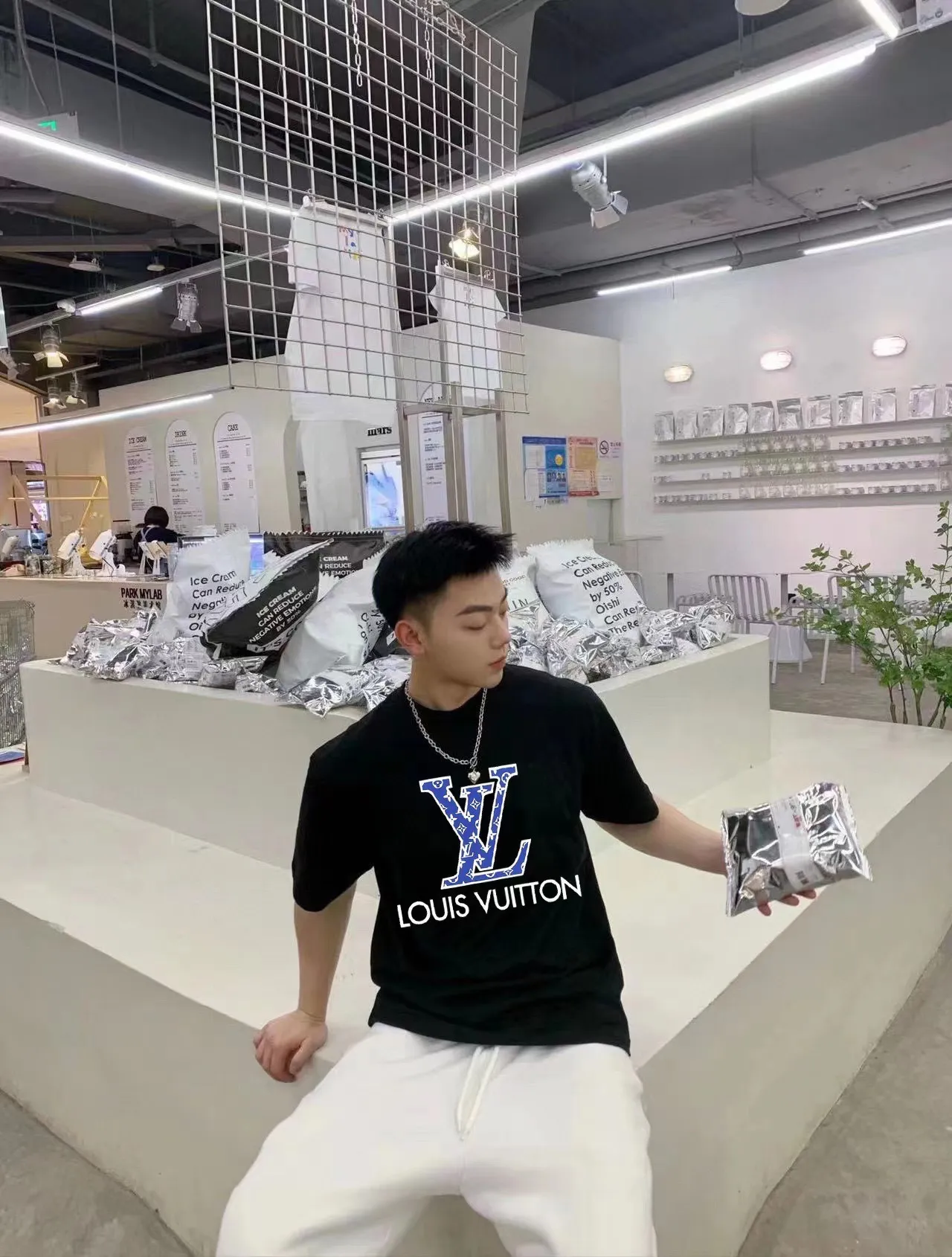 Louis Vuitton/ 23ss logo
